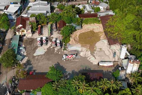 Trạm trộn bê tông ở Huế hoạt động trái phép, người dân khốn khổ