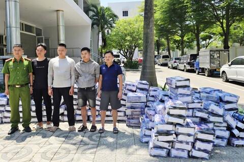 Triệt phá 2 vụ mua bán khí cười ở Đà Nẵng, thu giữ hơn 800 bình N2O