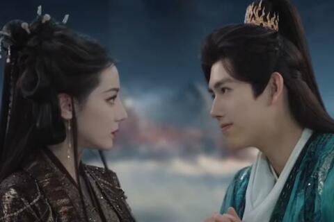 Bạch nhật đề đăng của Địch Lệ Nhiệt Ba lên sóng 2 ngày đã phá kỷ lục