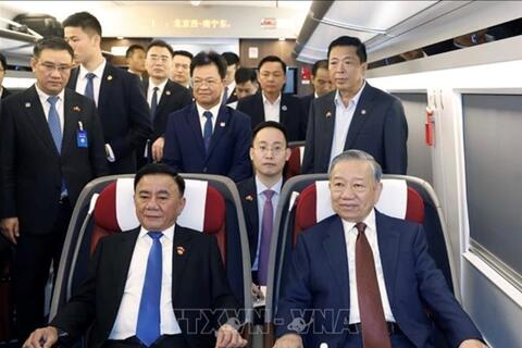 Tổng Bí thư, Chủ tịch nước Tô Lâm đi thăm thành phố Nam Ninh bằng tàu cao tốc