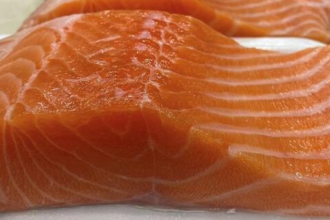 Mách bà nội trợ cách chế biến cá hồi giúp ổn định đường huyết