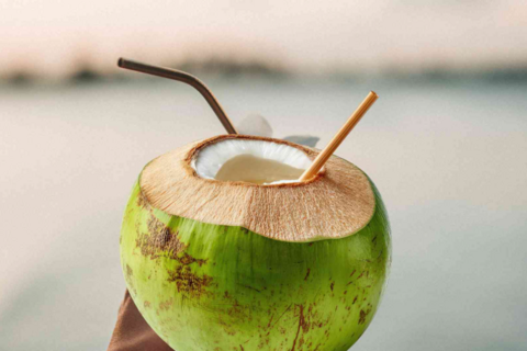 Uống nước dừa buổi sáng đúng cách: Lợi ích bất ngờ cho sức khỏe