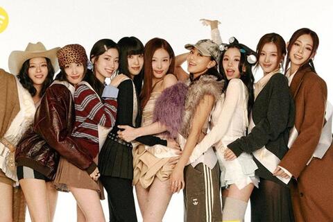 TWICE liên tục phá kỷ lục với chuyến lưu diễn "This is for"