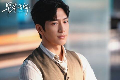 Tỉnh Bách Nhiên được mời vào showbiz khi đang ăn thịt nướng