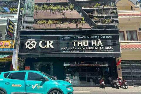 Xét xử vụ dán tem giả lên hơn 10.000 chai rượu ở Nha Trang