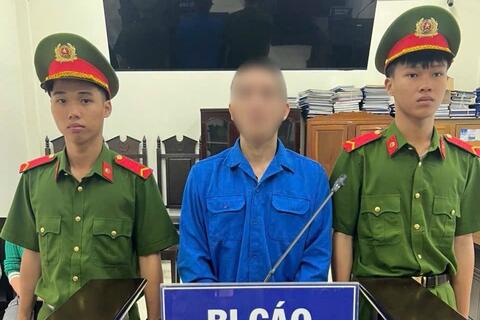 Một nhân viên giao hàng ở Quảng Ngãi lĩnh án tù vì tham ô