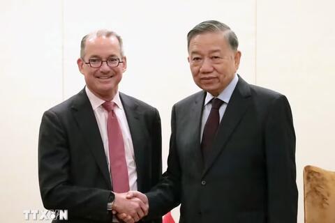 Đề nghị Visa tập trung ưu tiên hỗ trợ Việt Nam mở rộng thanh toán số trong khu vực công