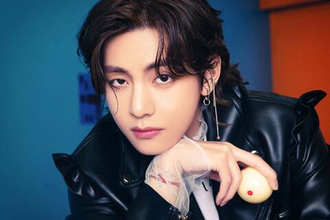 V (BTS) làm đại sứ toàn cầu, 3 dòng tai nghe hết hàng tại 15 thị trường