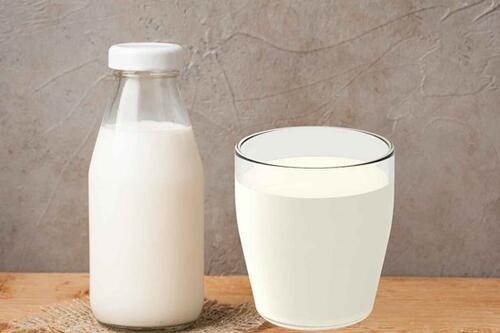 2 nhóm người nên kiêng uống sữa vào buổi sáng