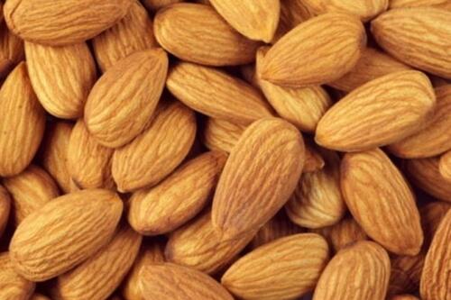 Loại hạt ăn vặt giúp người cao tuổi ngủ ngon