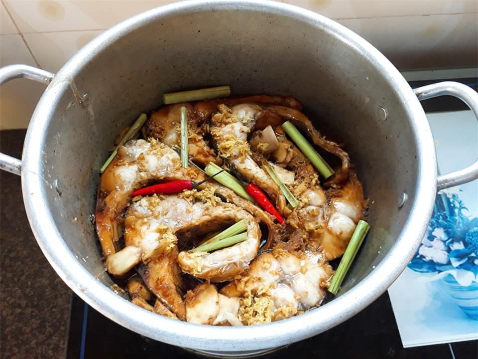 Cách làm cá kho sả riềng thơm ngon trọn vị Cách làm cá kho sả riềng thơm ngon trọn vị