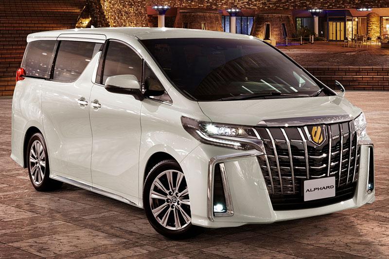 9. Toyota Alphard (doanh số: 4.641 chiếc).