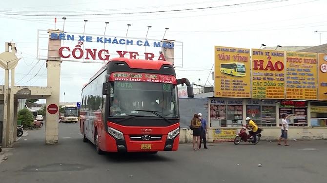 H3: Đến ngày 18/2, Công ty cổ phần xe khách Phương Trang chi nhánh Cà Mau vẫn đang duy trì giá cước cũ dù giá xăng tăng.