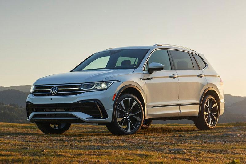 4. Volkswagen Tiguan 2022 (giá khởi điểm: 25.995 USD).