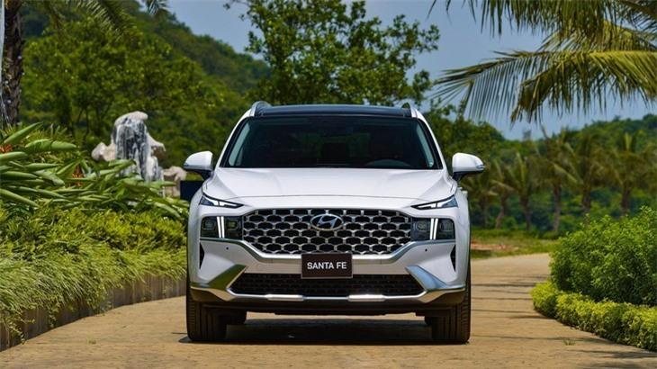 Hyundai Santa Fe đã tăng doanh số trở lại trong tháng 3/2022