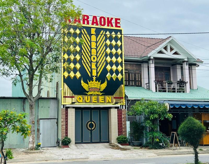 Quán karaoke Quen luôn cửa đóng then cài từ bên ngoài