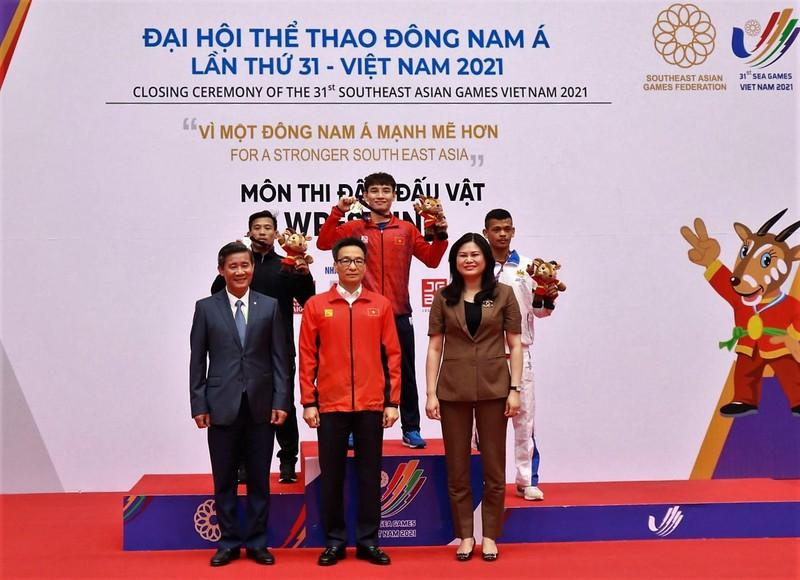 Phó Thủ tướng Vũ Đức Đam cổ vũ, động viên các vận động viên tại Nhà thi đấu Gia Lâm, Hà Nội ảnh 1