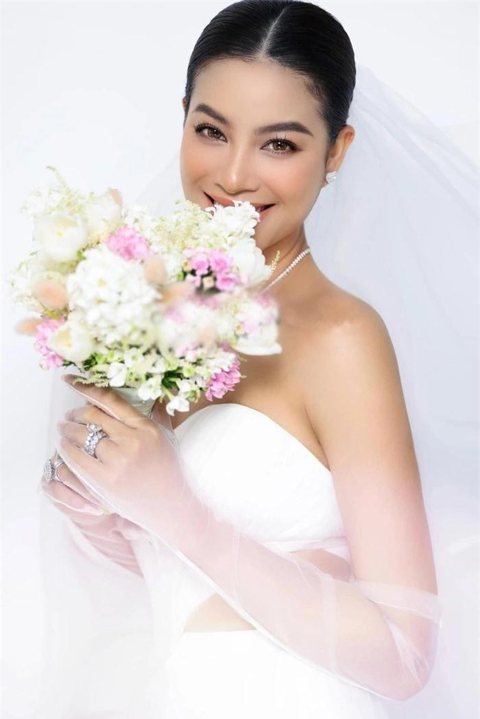 Lộ danh tính chồng đại gia của Hoa hậu Phạm Hương?
