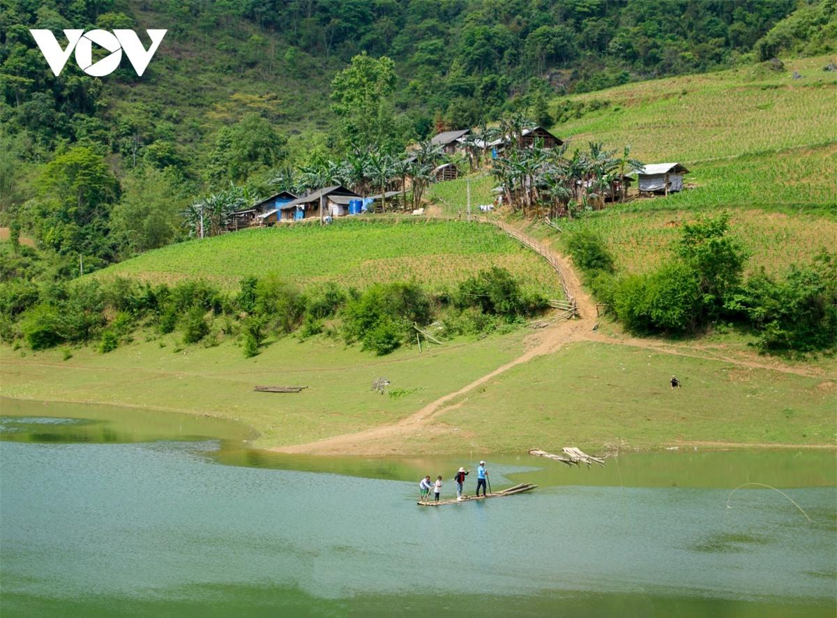 chiem nguong ve dep ky quan mat than nui tai cao bang hinh anh 6