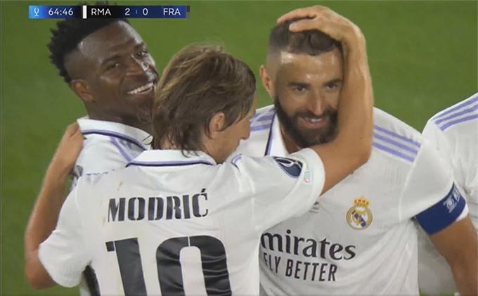 Benzema ấn định chiến thắng dành cho Los Blancos
