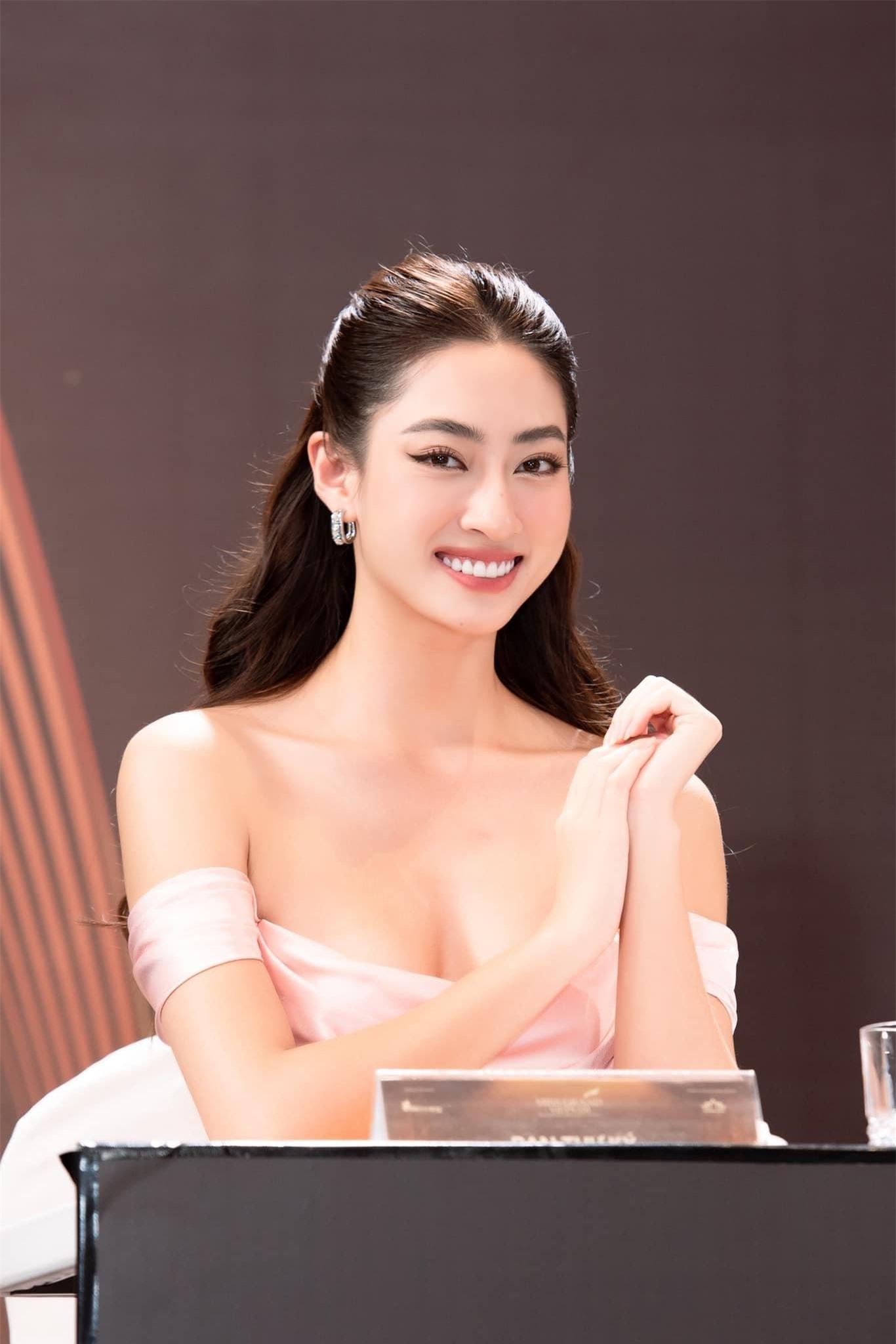Đào Thị Hà diện váy cut-out táo bạo, Hoa hậu Diễm Hương khoe dáng nóng bỏng với nội y ảnh 12