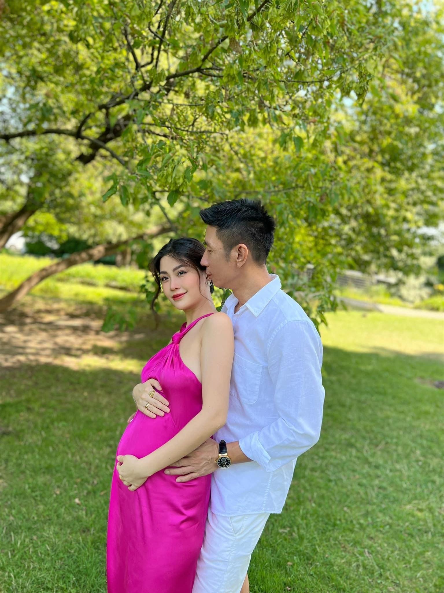 Đào Thị Hà diện váy cut-out táo bạo, Hoa hậu Diễm Hương khoe dáng nóng bỏng với nội y ảnh 16