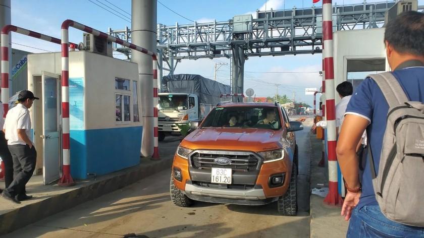 Giao thông thông thoáng sáng đầu tiên BOT Cai Lậy thu phí trở lại ảnh 2