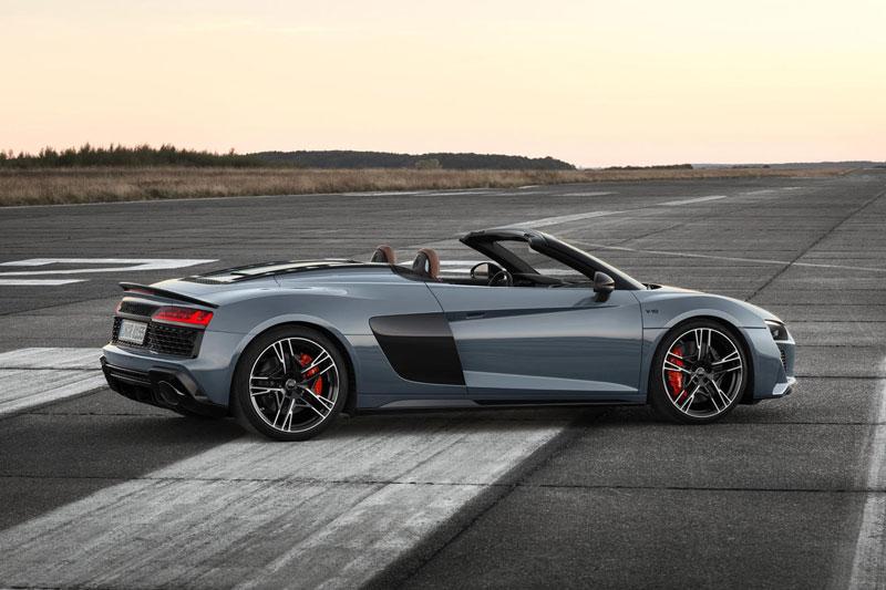 10. Audi R8 Spyder (giá khởi điểm: 160.900 USD).