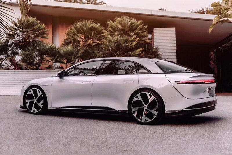 3. Lucid Air (giá khởi điểm: 87.400 USD).