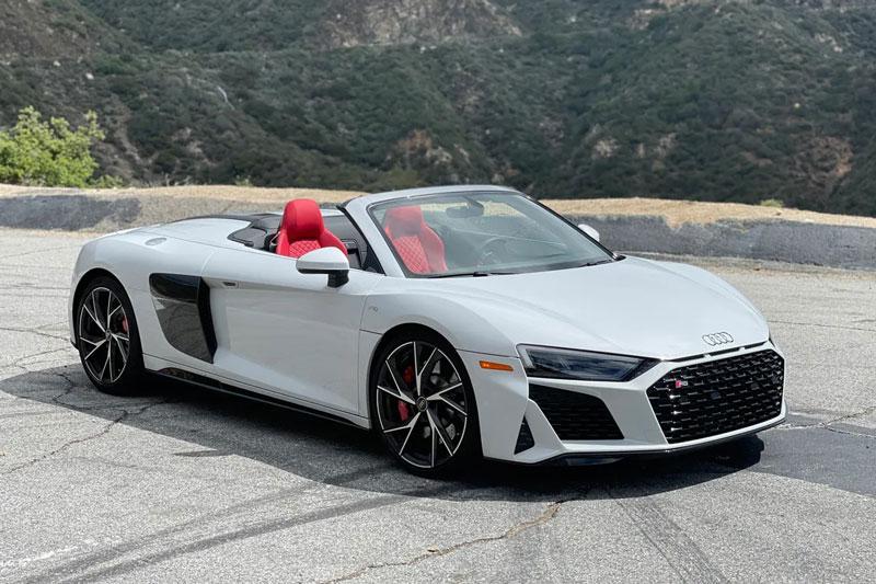 9. Audi R8 Spyder (giá khởi điểm: 171.000 USD). 9. Audi R8 Spyder (giá khởi điểm: 171.000 USD).