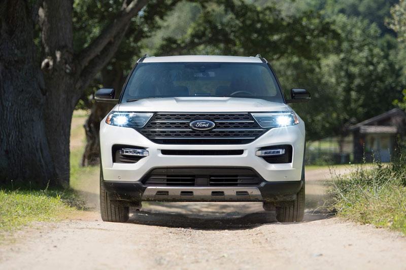 9. Ford Explorer King Ranch 2023 (giá khởi điểm: 54.130 USD).