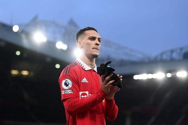 Antony chấn thương