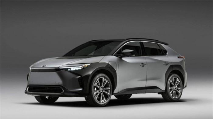 toyota dồn lực phát triển xe điện sau khi thay tướng