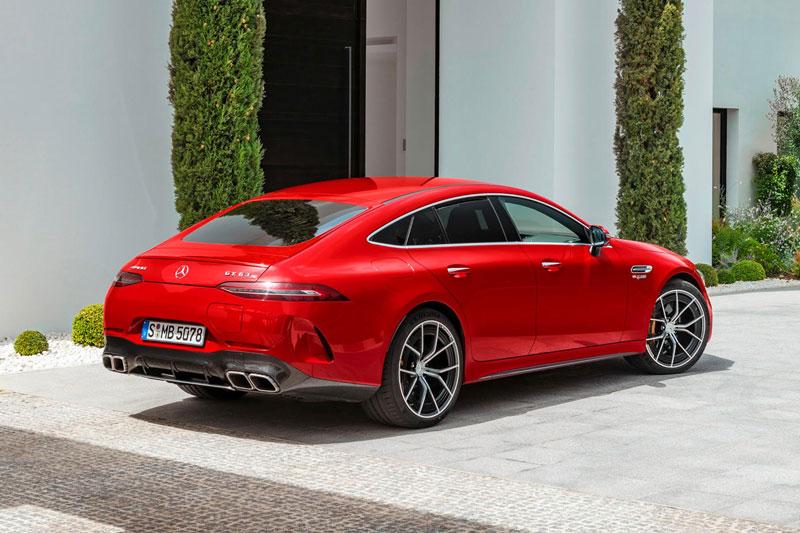 =4. Mercedes-AMG GT63 S E Performance 2023 (thời gian tăng tốc từ 0-96 km/h: 2,8 giây).