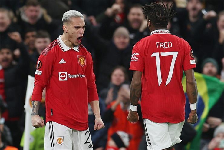 MU phá dớp không thắng Barcelona 15 năm, còn nguyên cơ hội ăn 4 (Clip Tin nóng bóng đá 24h) - 1