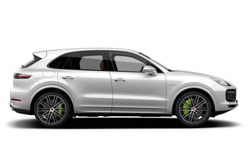 9. Porsche Cayenne Turbo S E-Hybrid 2023 (thời gian tăng tốc từ 0-96 km/h: 3,6 giây).