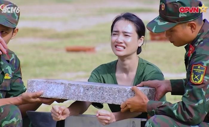 Chỉ huy mới của Sao Nhập Ngũ 2023: Vừa ngầu vừa cơ bắp, khiến dàn chiến sĩ trầm trồ vì điều này