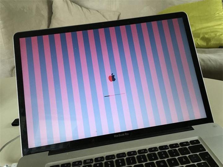 Màn hình MacBook bị sọc: Cách chữa hiệu quả mà không tốn nhiều chi phí - 1