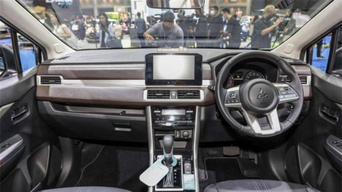 mitsubishi xpander 2023 ra mắt thái lan có ngoại thất khác bản ở việt nam