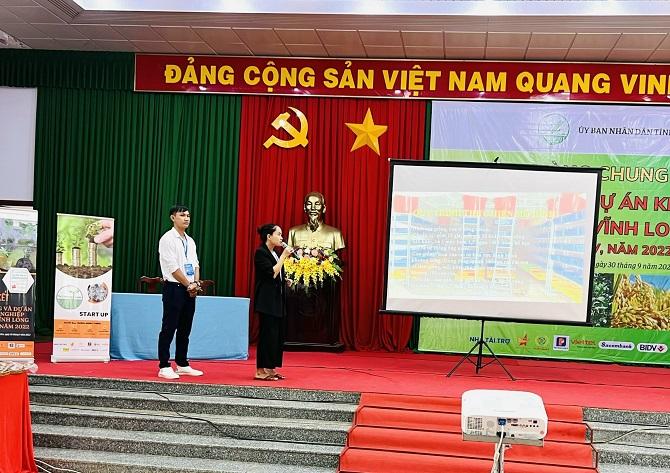 Thí sinh trình bày dự án khởi nghiệp tại vòng chung kết cuộc thi khởi nghiệp tỉnh Vĩnh Long năm 2022