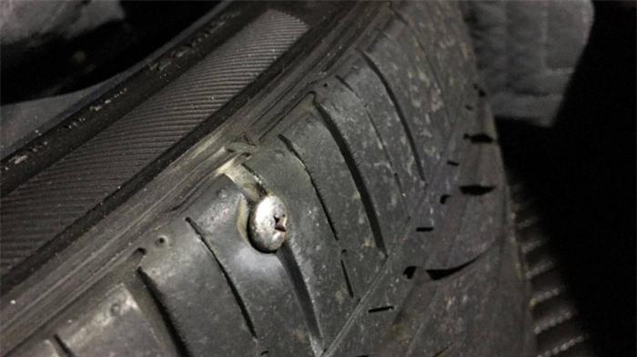 những dấu hiệu nhận biết lốp ô tô đang gặp vấn đề, phải thay gấp