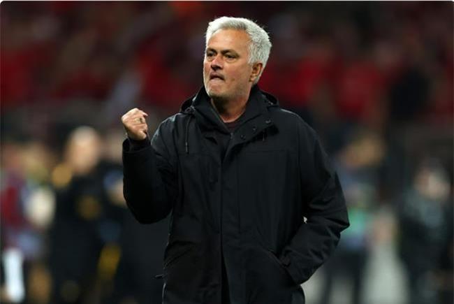 Jose Mourinho dua Roma vao chung ket Europa League mua nay