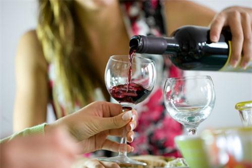 Những thói quen xấu đang ngấm ngầm phá hỏng vóc dáng bạn