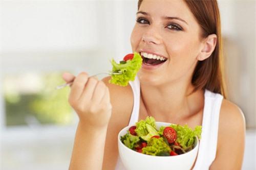 Những thói quen xấu đang ngấm ngầm phá hỏng vóc dáng bạn