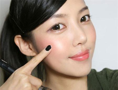 Những lỗi trang điểm sẽ khiến khuôn mặt bạn trở thành thảm họa