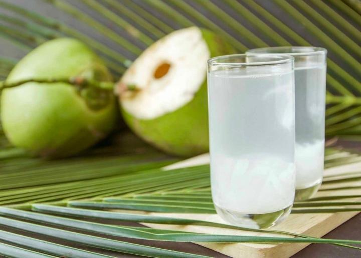 6 nhóm người ‘đại kỵ’ với nước dừa, thèm đến mấy cũng không nên uống - 1