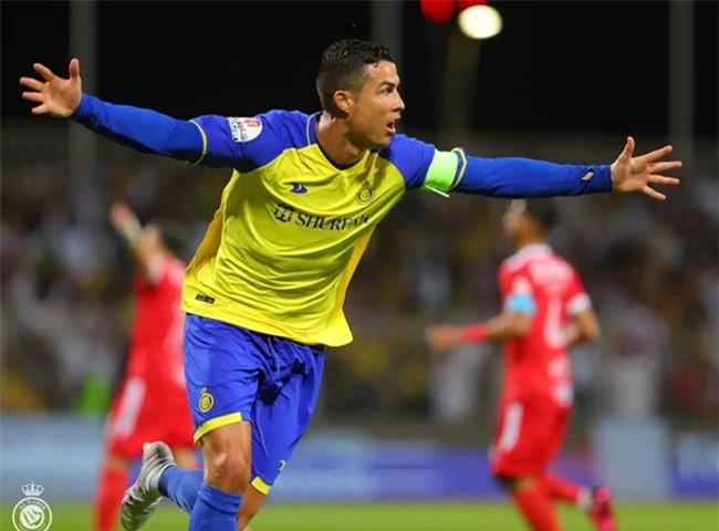 Ronaldo tiếp tục gắn bó với Al Nassr ở mùa giải tới 1 Ronaldo tiếp tục gắn bó với Al Nassr ở mùa giải tới 1