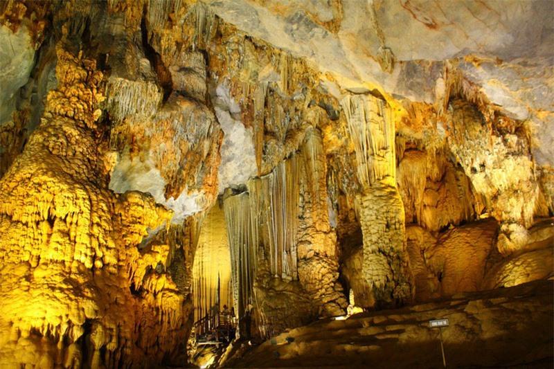 Động Phong Nha luôn nằm trong top 10 các hang động đẹp nhất thế giới. Ảnh: Phongnhaquangbinh. Động Phong Nha luôn nằm trong top 10 các hang động đẹp nhất thế giới. Ảnh: Phongnhaquangbinh.