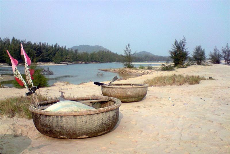 Với không gian yên ả của Hồ Cốc, nơi đây cũng rất thích hợp là điểm đến để bạn nghỉ ngơi thư giãn đẻ tạm gác lại những bộn bề của công việc. Ảnh: Ursel Ramsch. Với không gian yên ả của Hồ Cốc, nơi đây cũng rất thích hợp là điểm đến để bạn nghỉ ngơi thư giãn đẻ tạm gác lại những bộn bề của công việc. Ảnh: Ursel Ramsch.