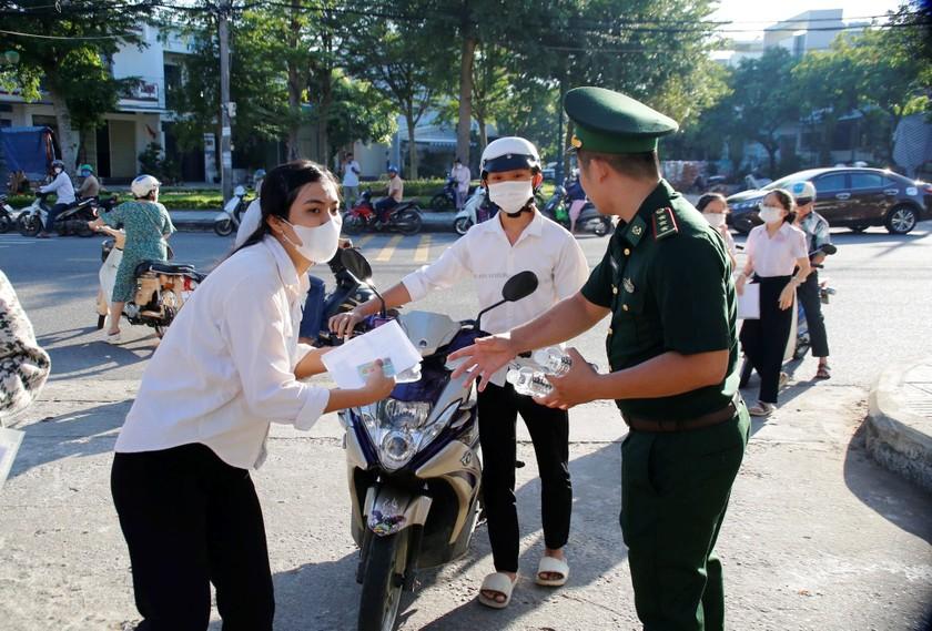 Quảng Nam: Chiến sĩ biên phòng lần đầu đồng hành cùng sĩ tử “vượt vũ môn” ảnh 3